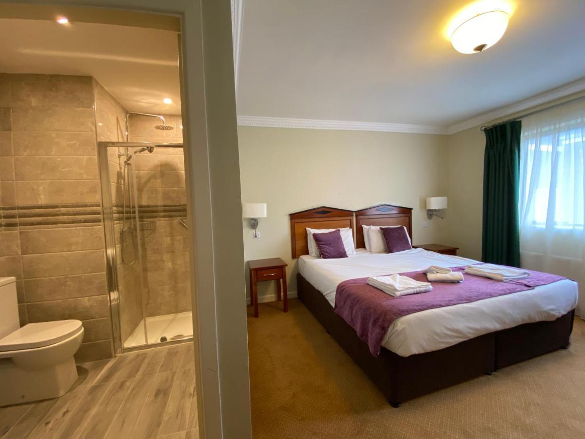 Lawlors Hotel Дангарван Экстерьер фото