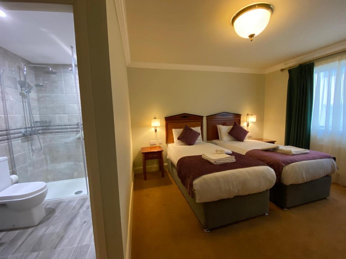 Lawlors Hotel Дангарван Экстерьер фото