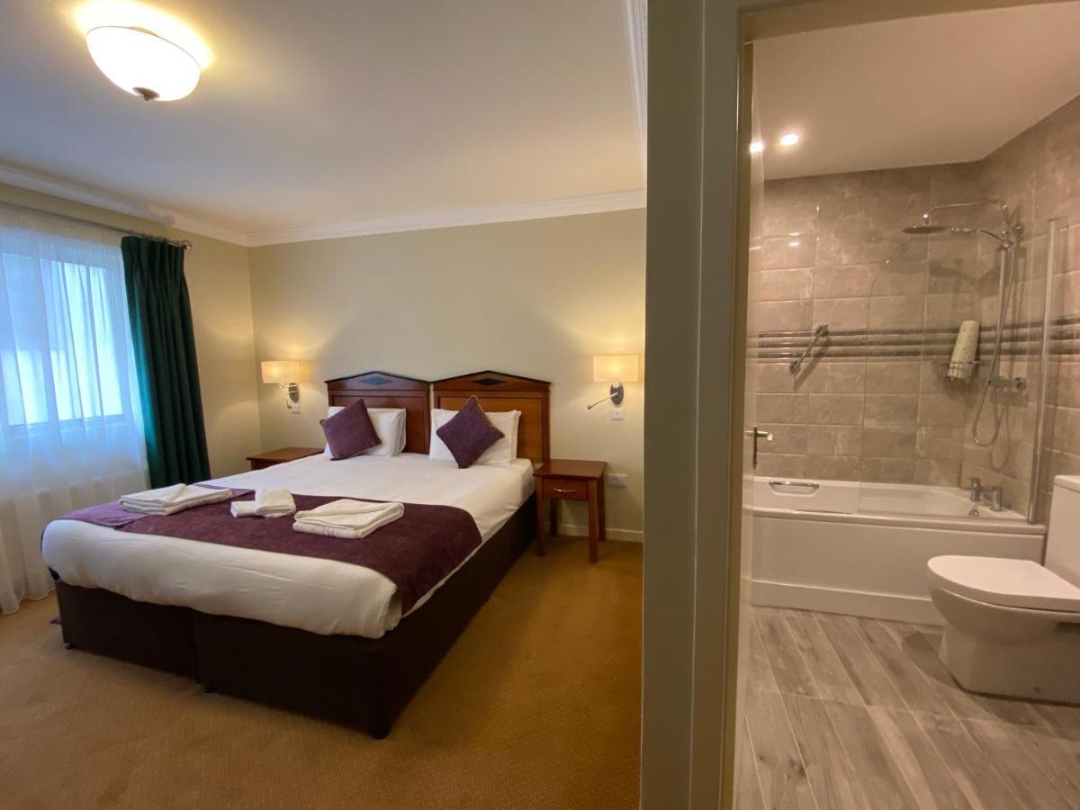 Lawlors Hotel Дангарван Экстерьер фото