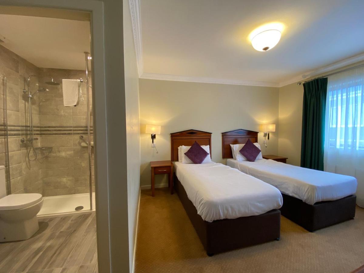 Lawlors Hotel Дангарван Экстерьер фото
