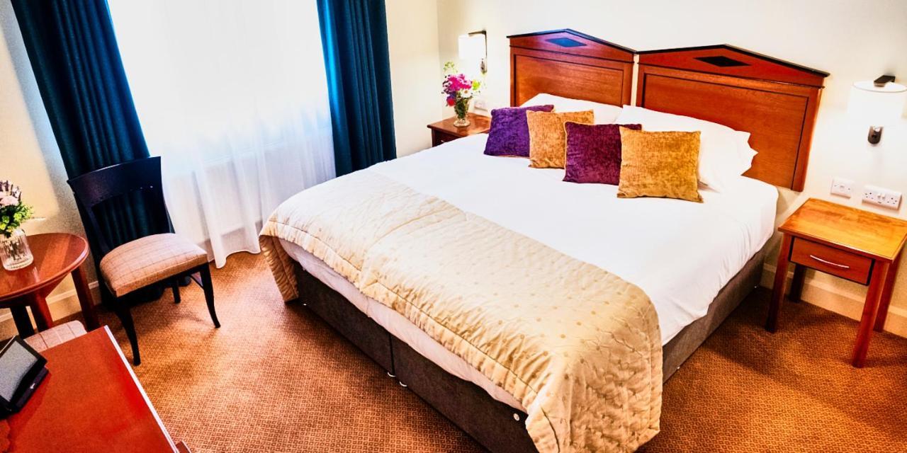 Lawlors Hotel Дангарван Экстерьер фото