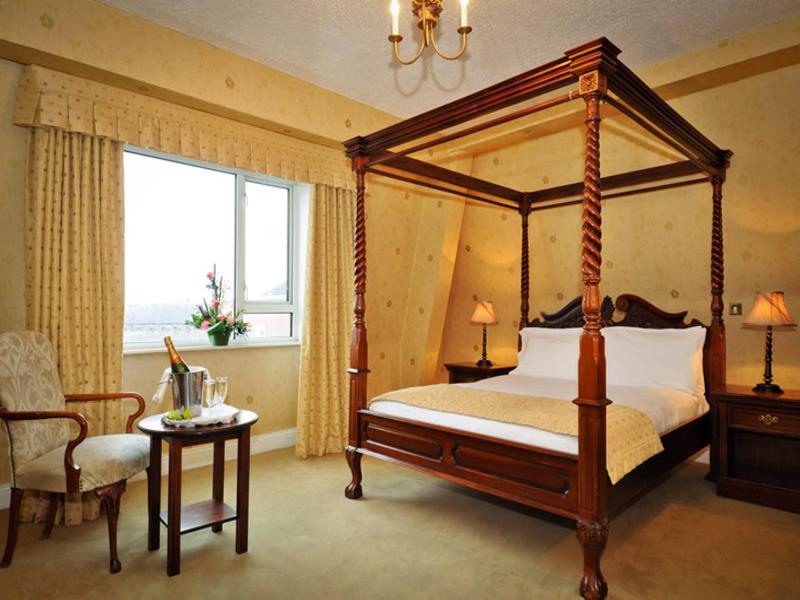 Lawlors Hotel Дангарван Экстерьер фото