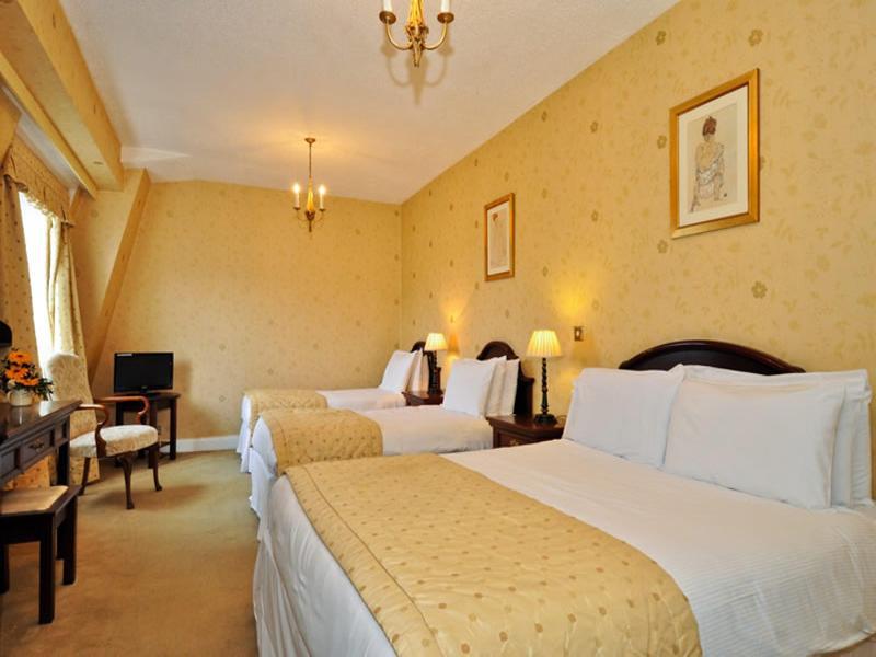 Lawlors Hotel Дангарван Экстерьер фото