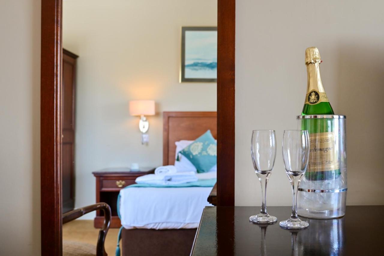 Lawlors Hotel Дангарван Экстерьер фото