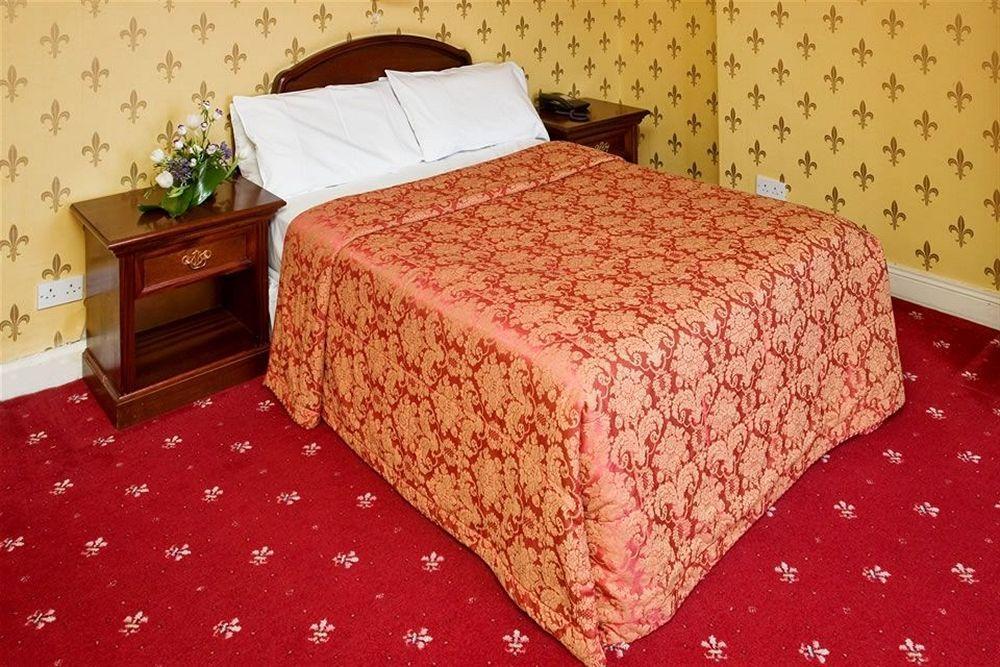 Lawlors Hotel Дангарван Экстерьер фото