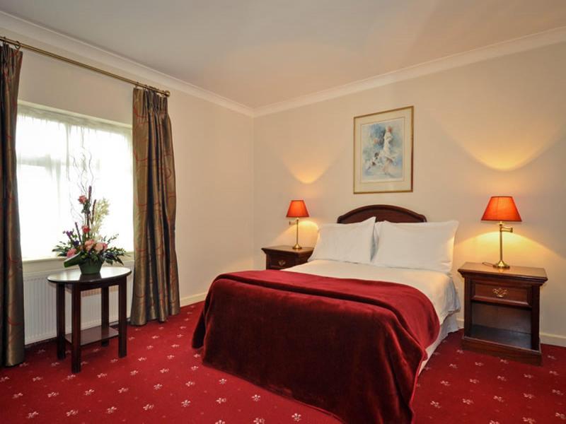 Lawlors Hotel Дангарван Экстерьер фото